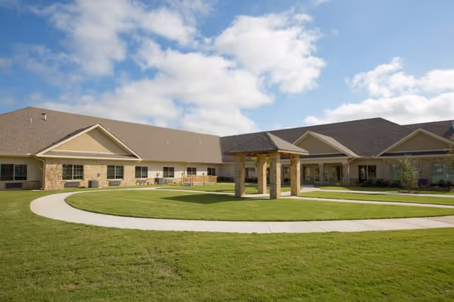 Photo 3 of Legend Oaks Healthcare and Rehabilitation - Waxahachie