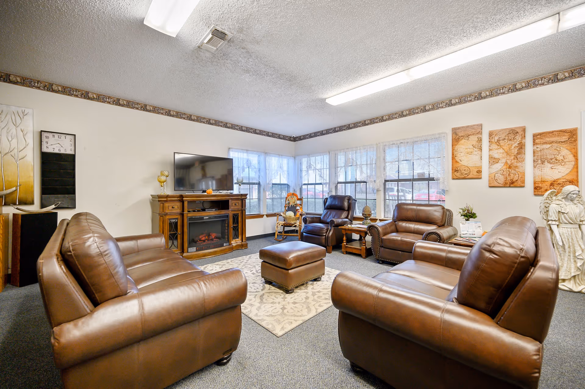 Photo 8 of Colonial Lodge Senior Living