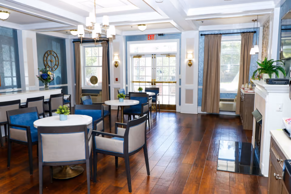 Photo 9 of Mira Vie at Green Knoll | Assisted Living Bridgewater