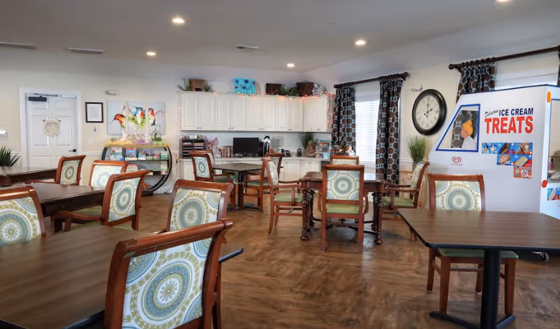 Photo 4 of Lakeside Senior Living