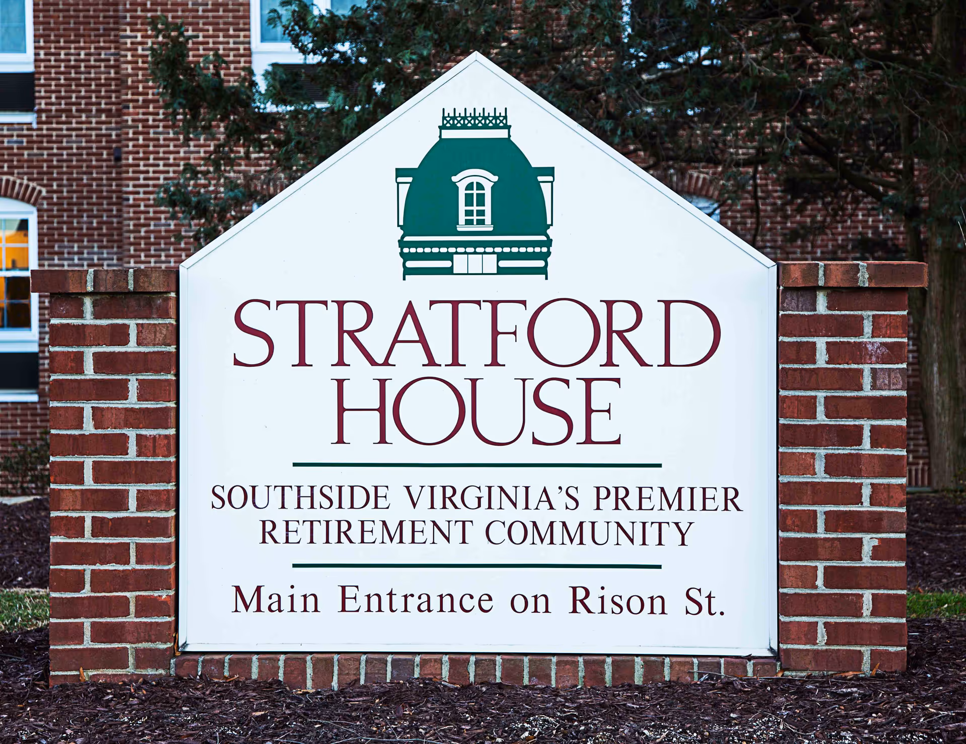 Photo 2 of Commonwealth Senior Living At Stratford House