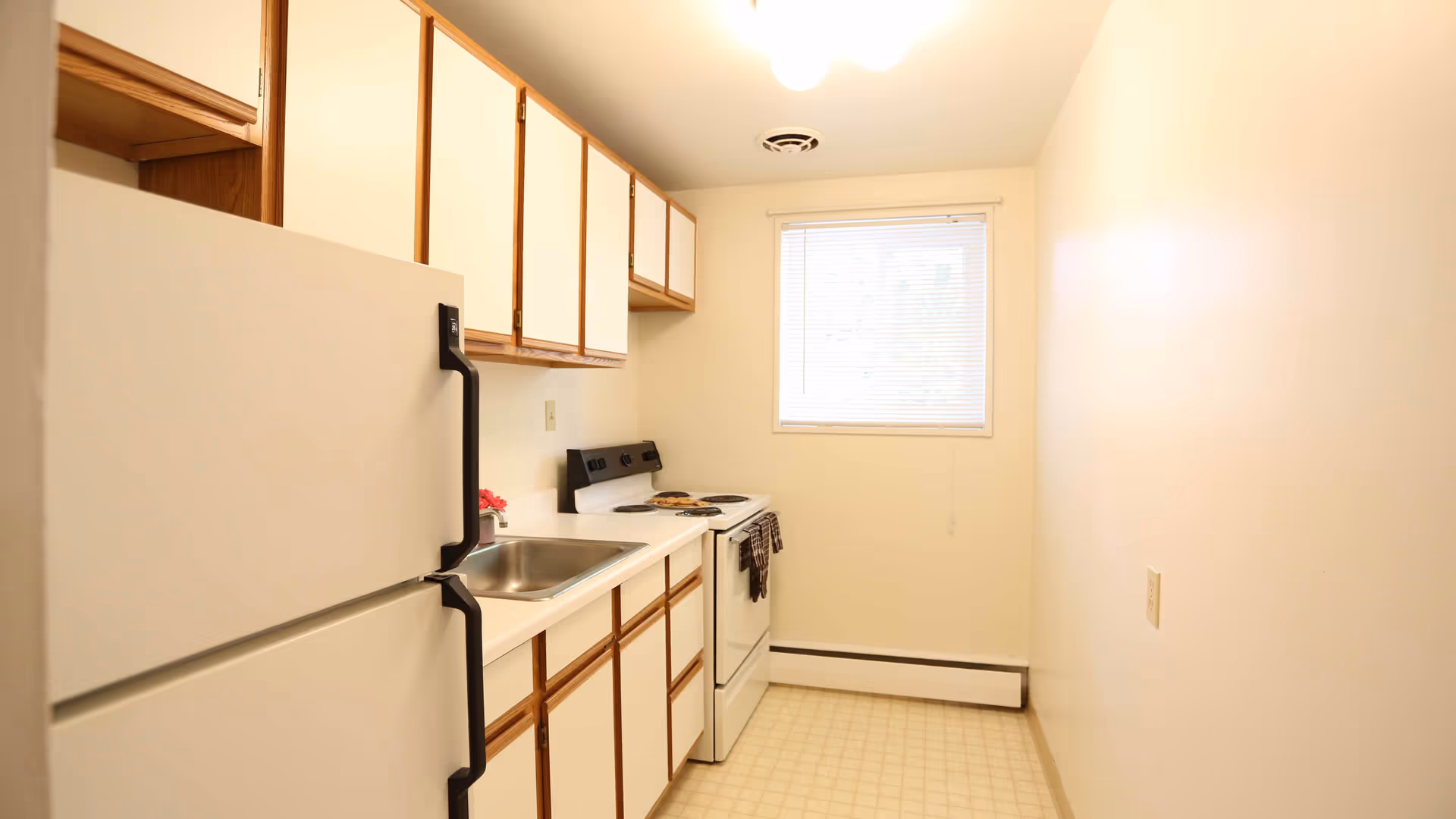 Photo 4 of Plaza Garden Apartments