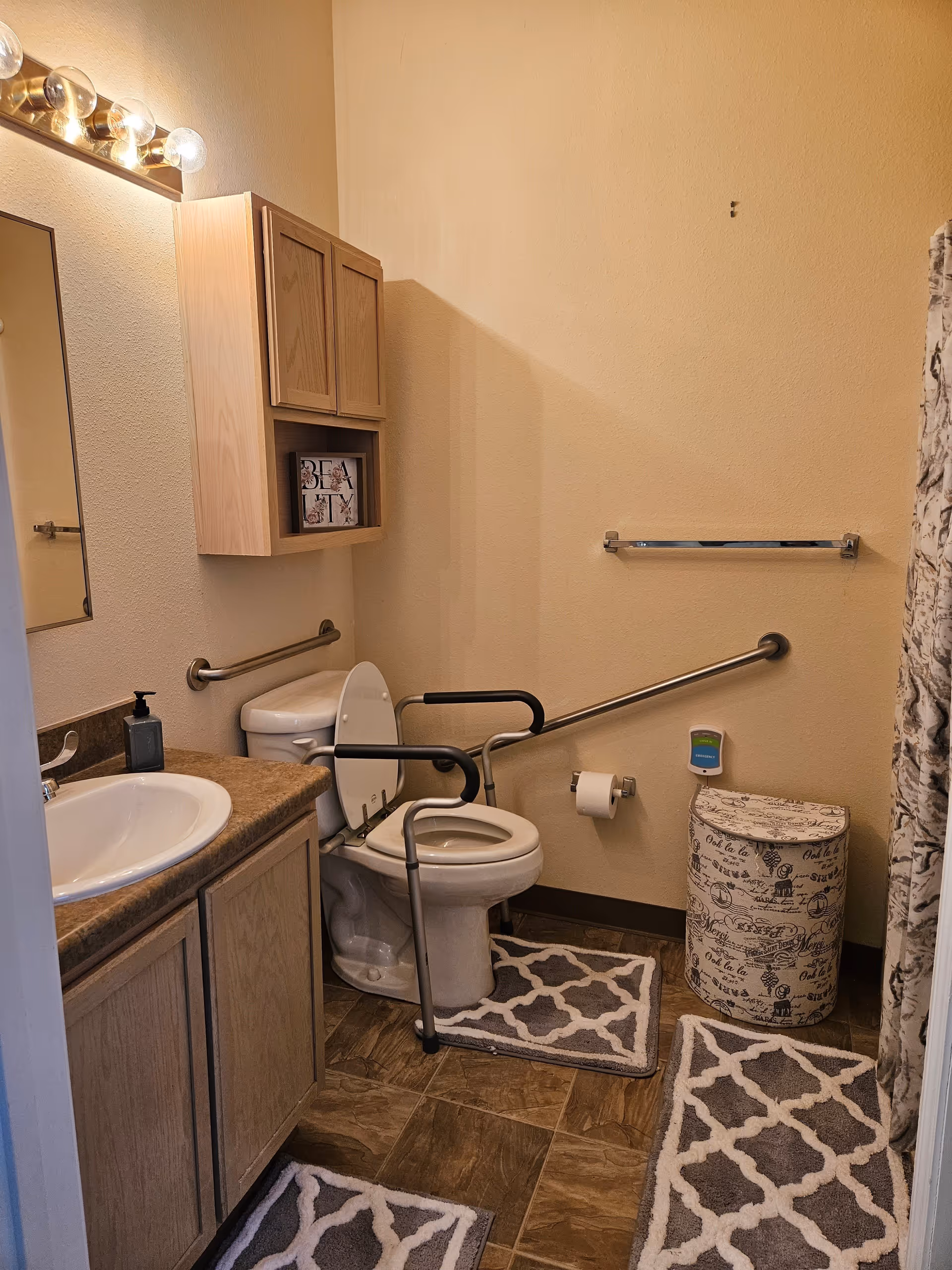 Photo 3 of Colonial Oaks Senior Living at Spring Hill