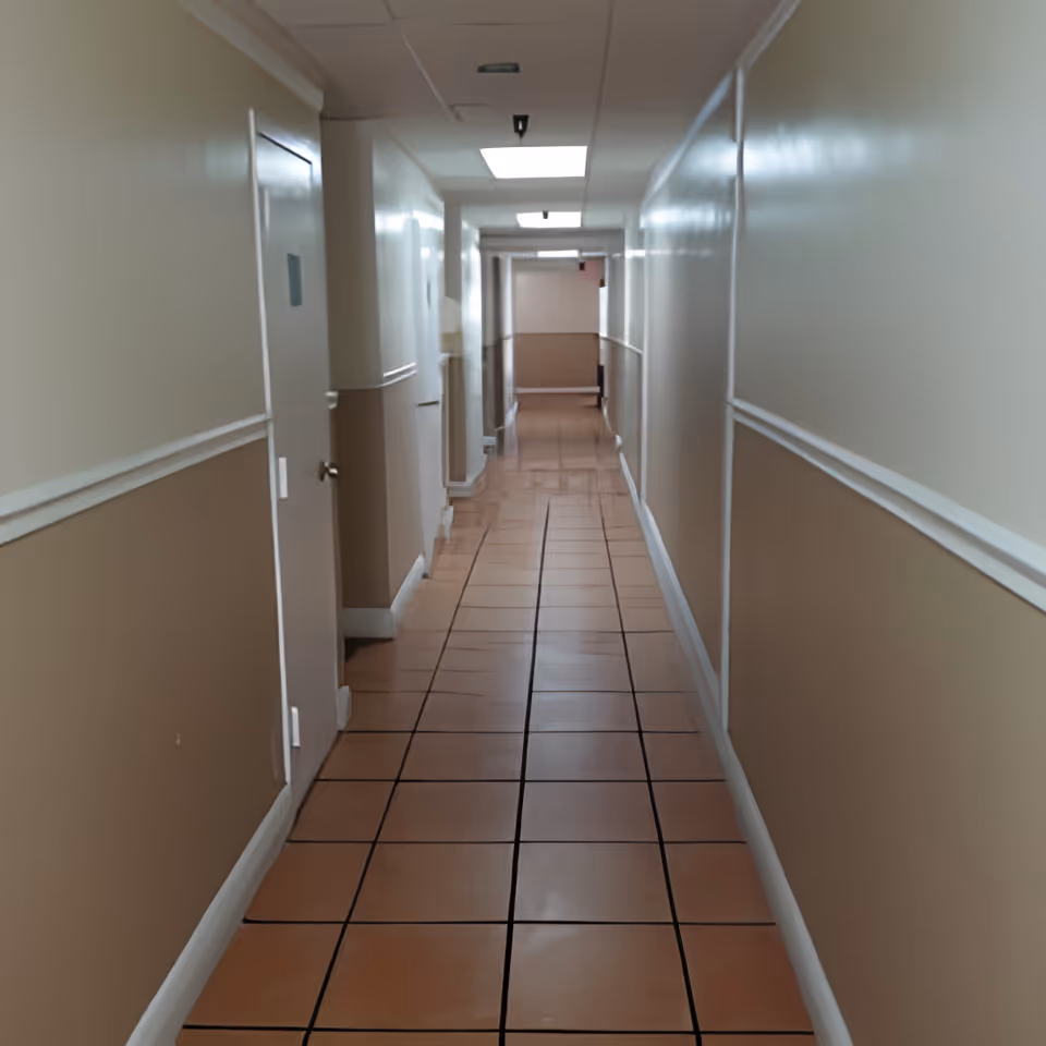 Photo 19 of Midtown Manor