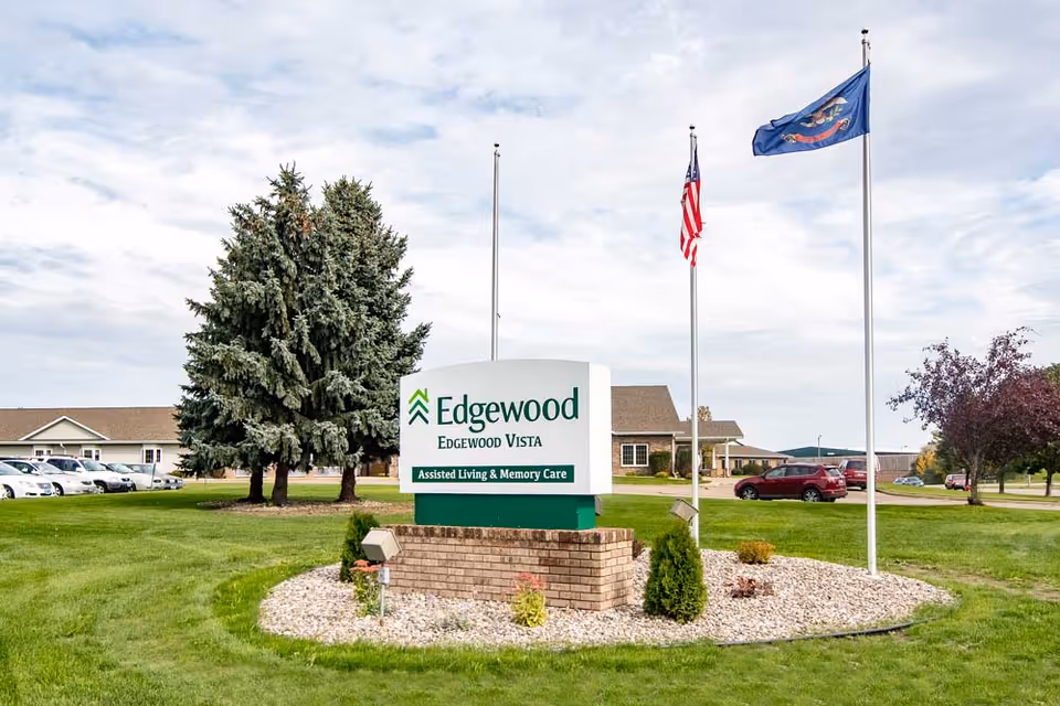 Photo 2 of Edgewood Bismarck on Dominion