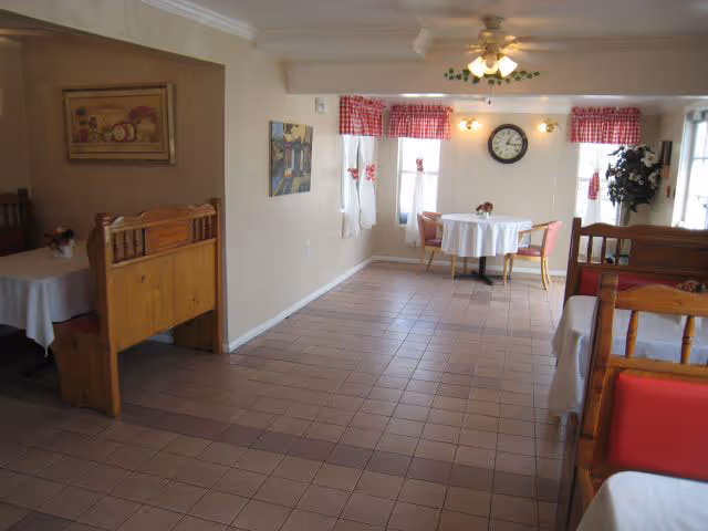 Photo 6 of Cottage At Artesia Gardens