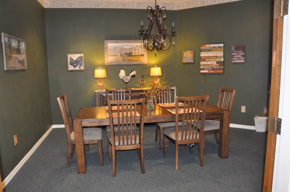 Photo 3 of Crown Pointe Senior Living