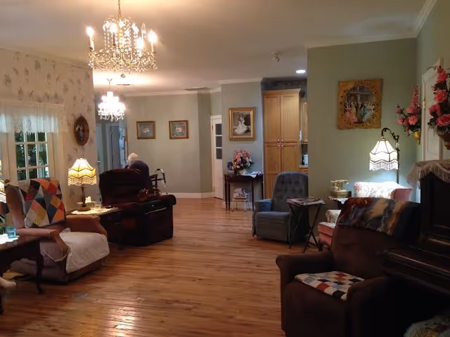 Photo 3 of Heidi's Haven Assisted Living Facility / Nursing Home - Fruitland Park