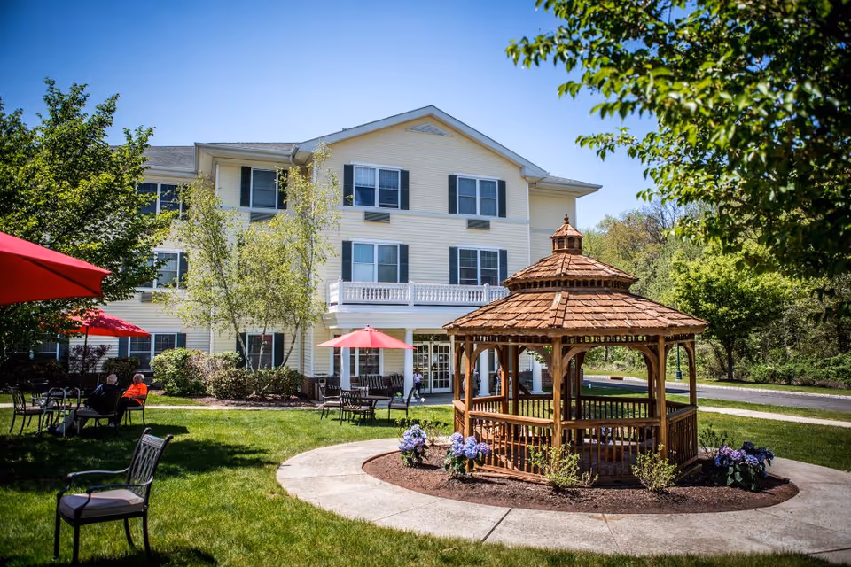 Photo 3 of Mira Vie at Green Knoll | Assisted Living Bridgewater