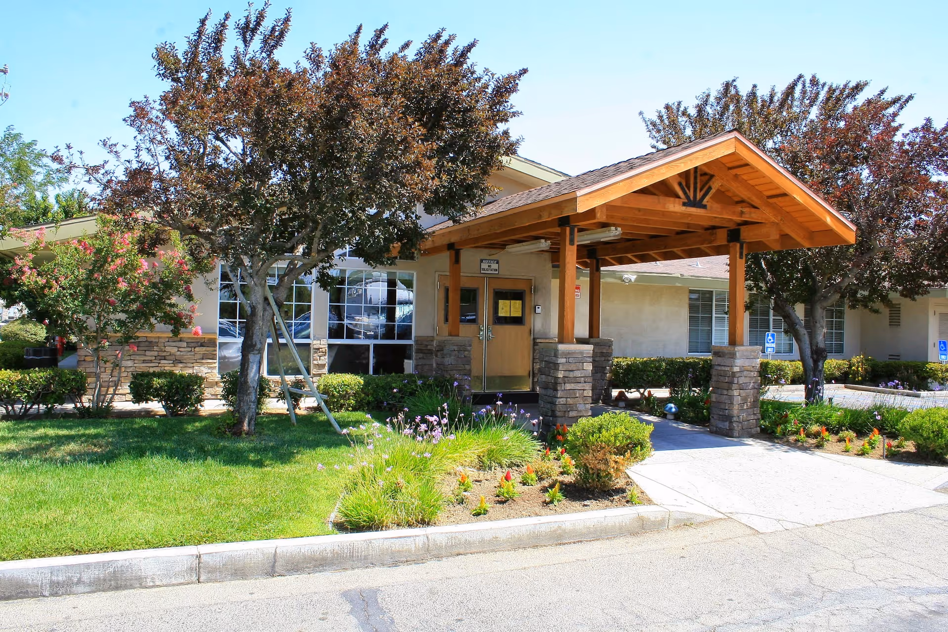 Photo of Lancaster Healthcare Center