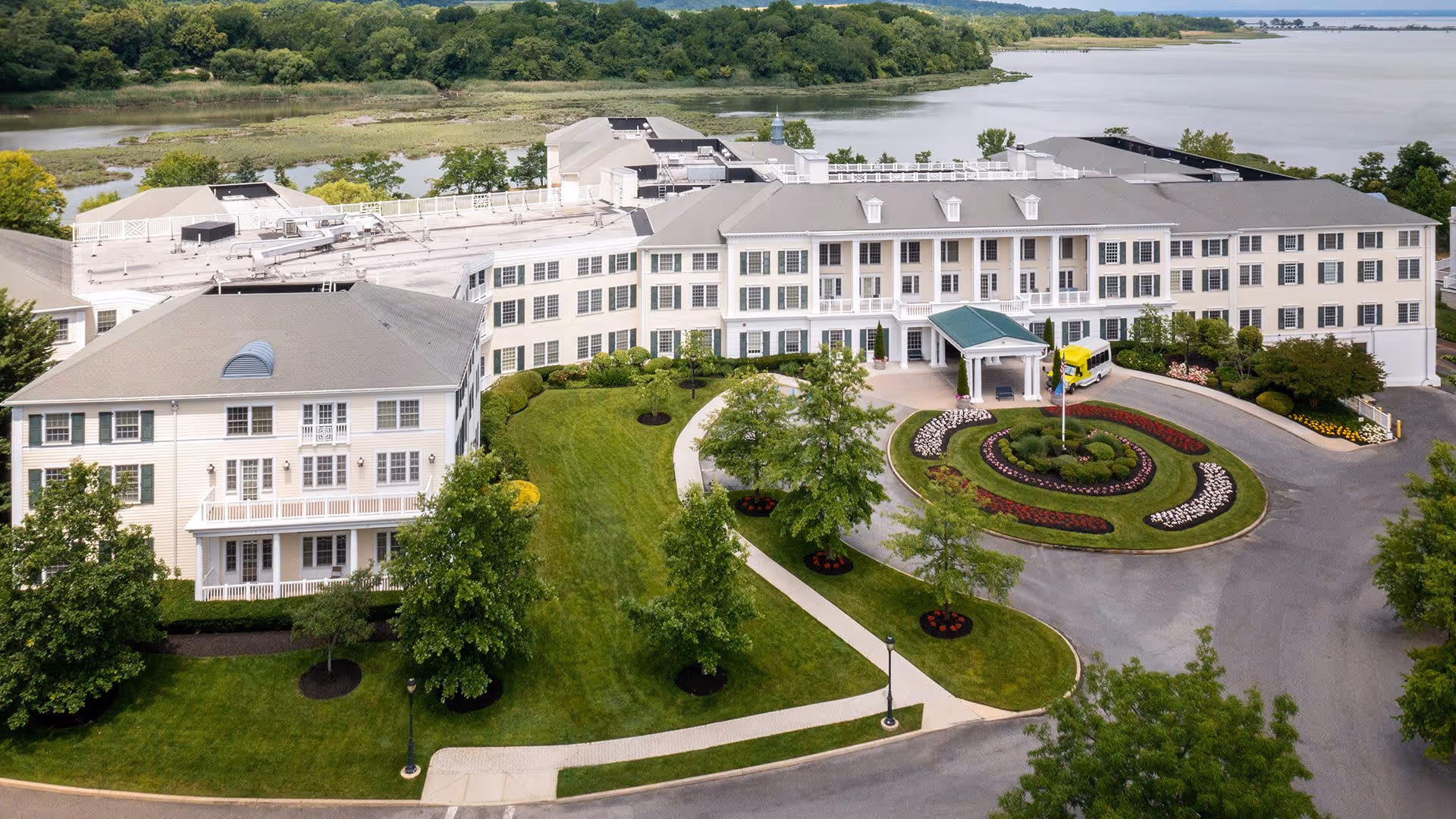 Photo 2 of Atria on Roslyn Harbor
