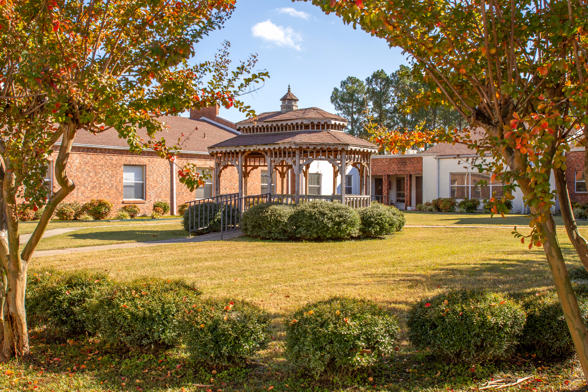 Photo of The Blossoms at Woodland Hills Rehab & Nursing Center