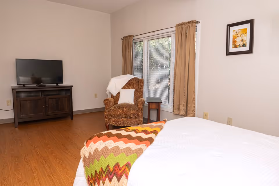 Photo 8 of Magnolia Manor of Columbus Specialized Memory Care Assisted Living