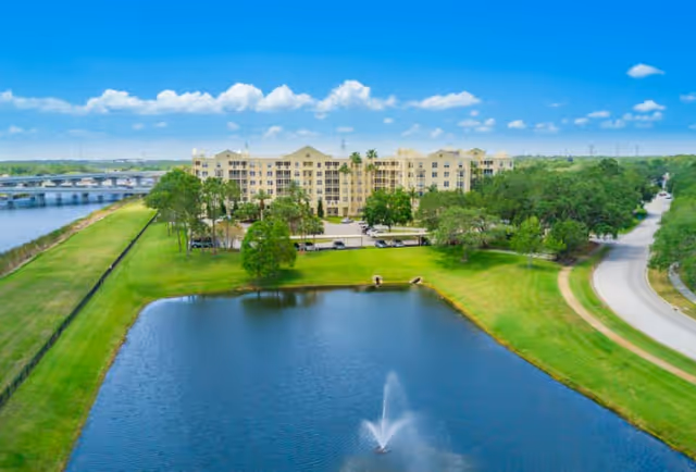 Photo 2 of Stratford Court of Palm Harbor