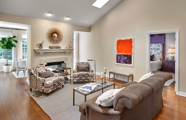Photo 19 of Lake Forest Place