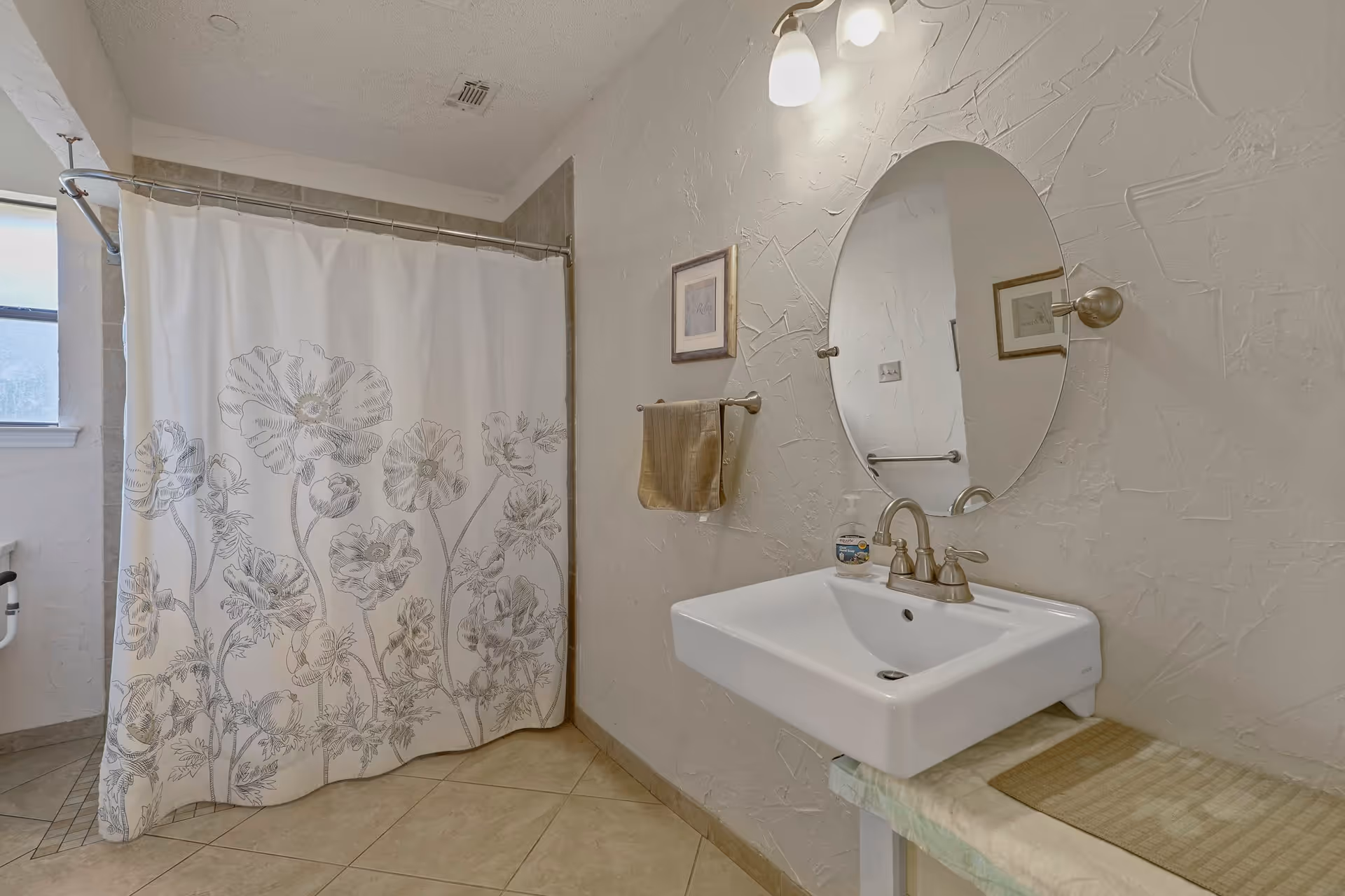 Photo 12 of 4 Seasons Senior Living