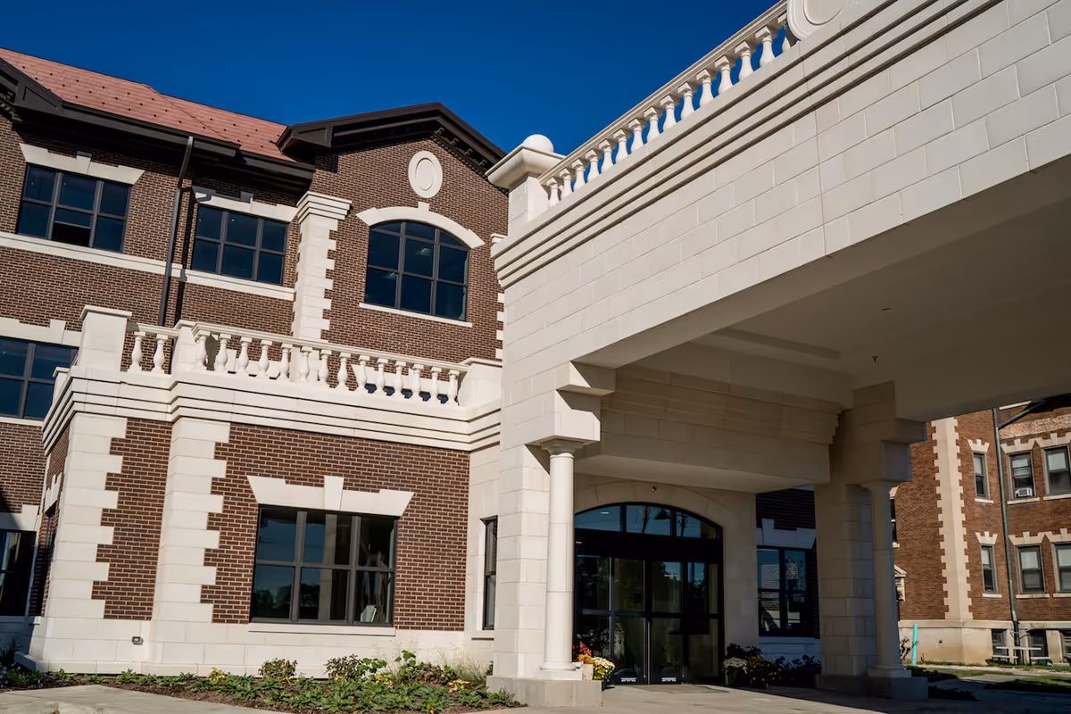 Photo of Meadowbrook Manor - Lagrange