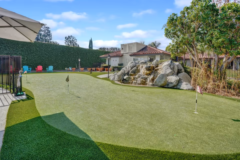 Photo 3 of Huntington Terrace