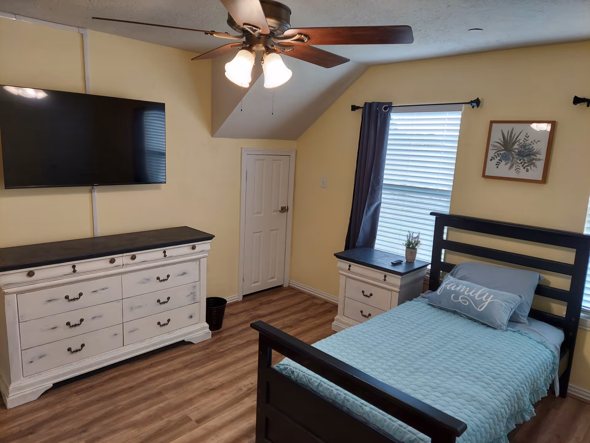 Photo 7 of Light Heart Memory Care- Alecia home