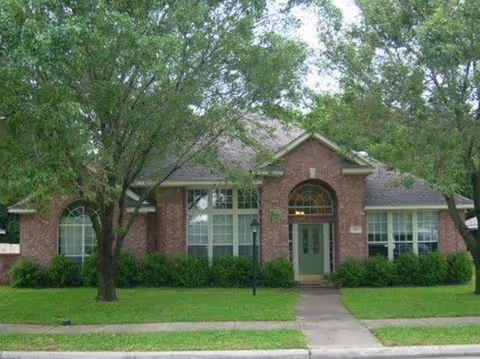 Photo of Mackenzie Manor