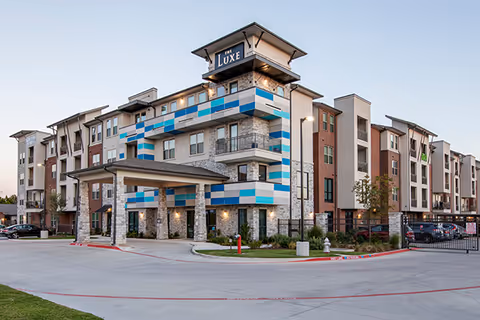 Photo of The Luxe at Cedar Hill