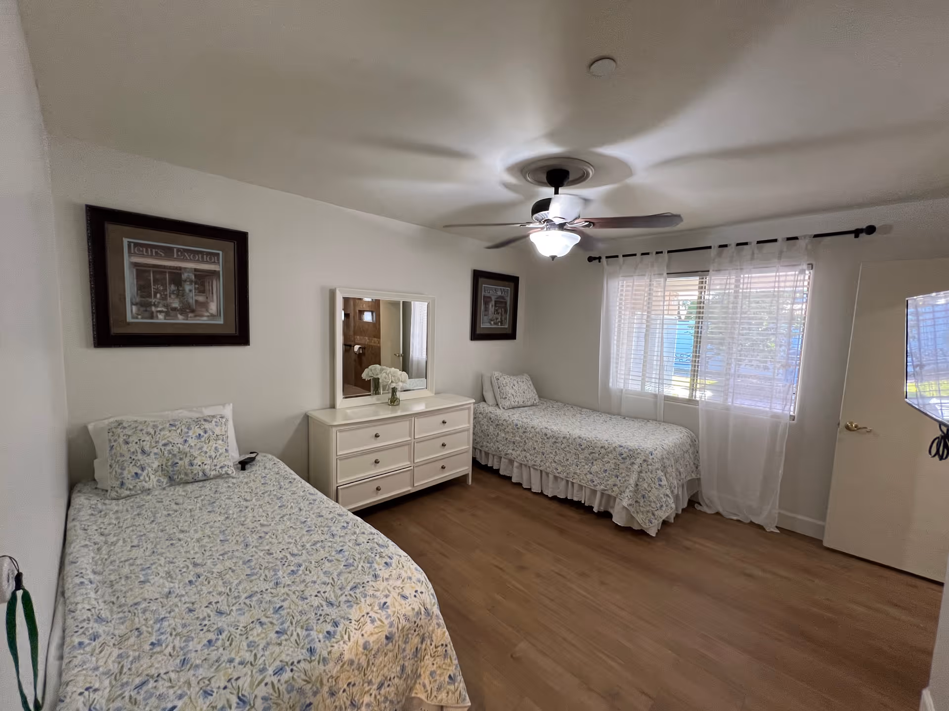 Photo 3 of White Dove Assisted Living At Sunrise Mountain