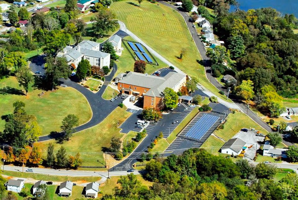 Photo of River Oaks Place - Loudon