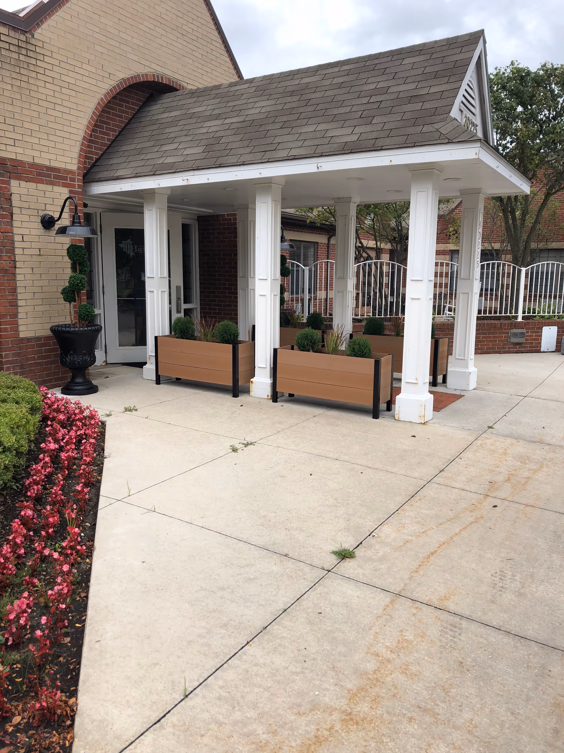 Photo of The Haworth Center, located on the Campus of Baptist Manor