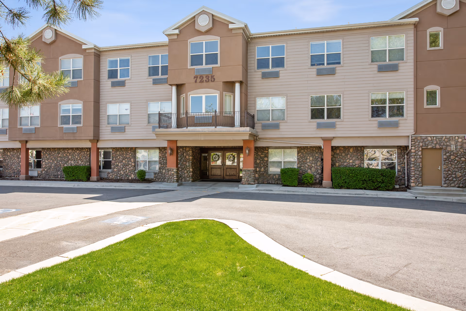 Photo of Valencia at Cottonwood Heights