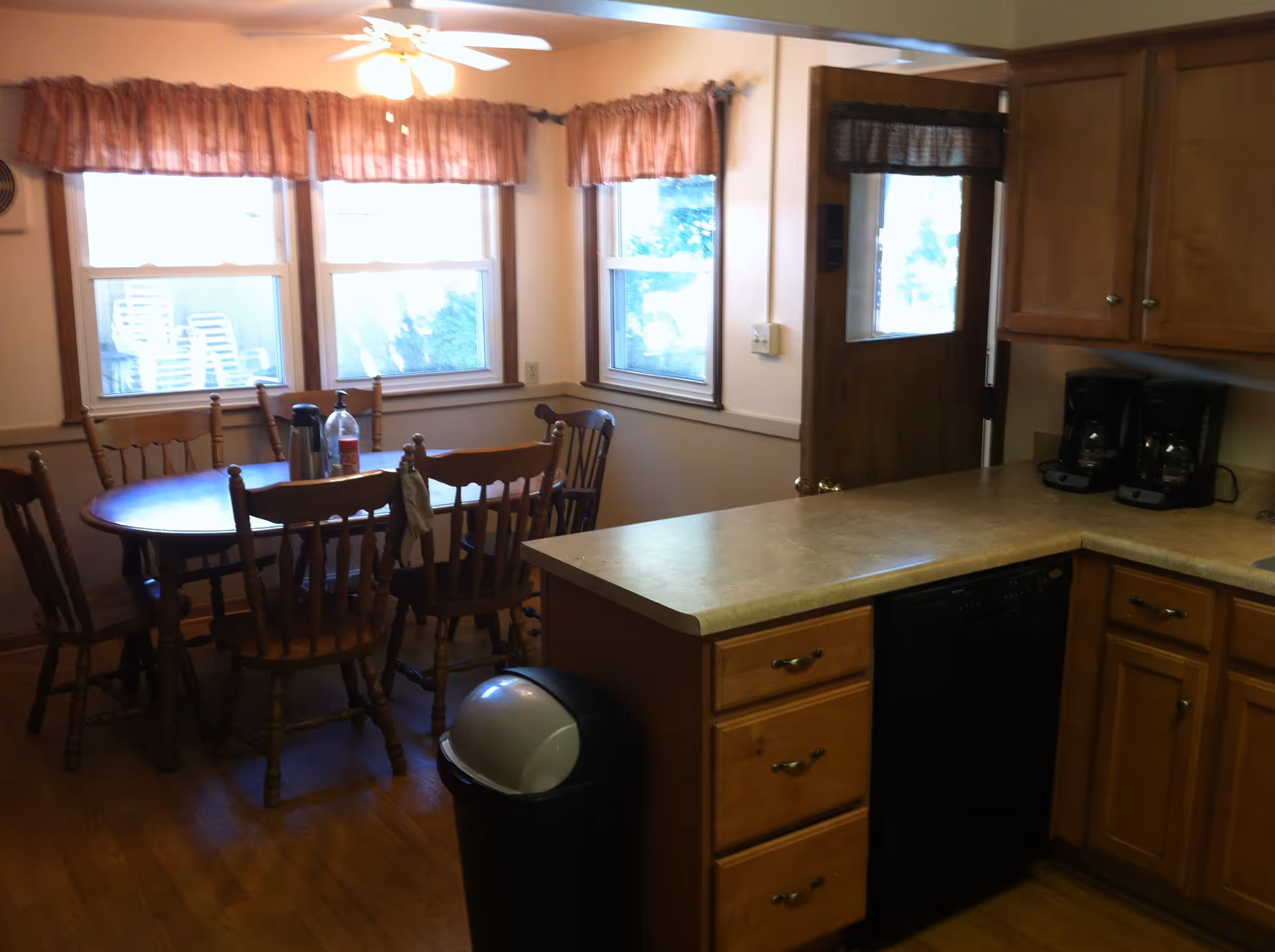 Photo 3 of Golden Oaks Home