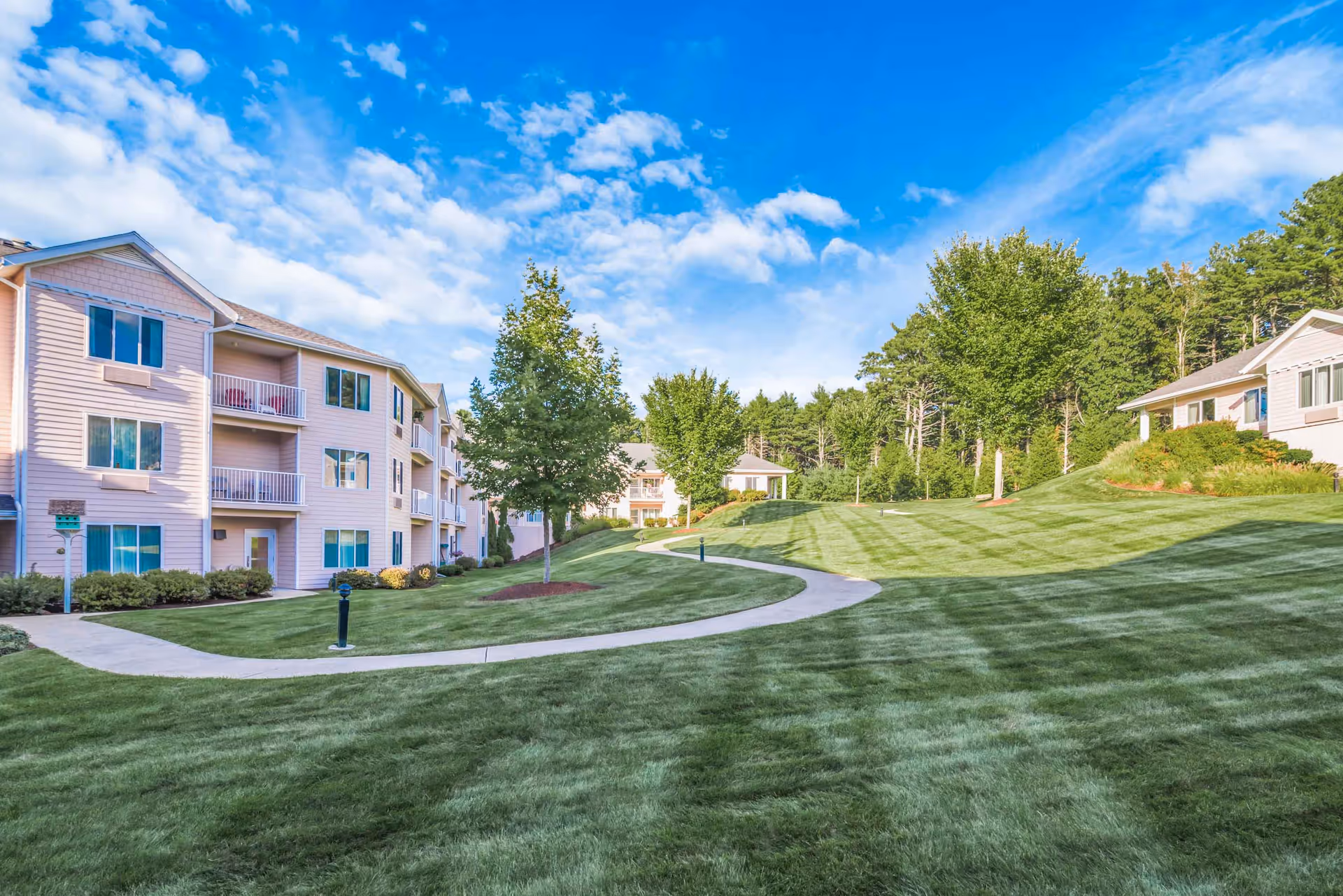 Photo 13 of Holiday Maple Suites