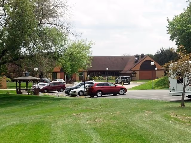 Photo 2 of Clinton Crest Manor