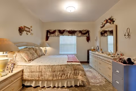 Photo 8 of The Oaks - Bethany (Assisted Living)