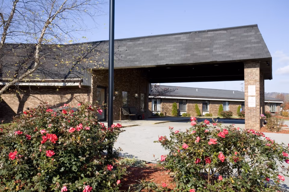 Photo of Rolling Hills Healthcare Center