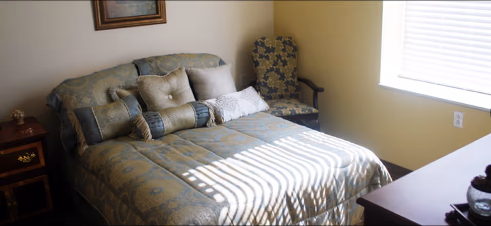Photo 7 of Paramount Senior Living South Hills