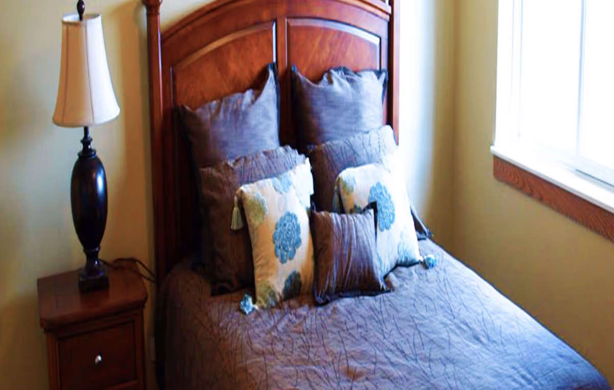 Photo 7 of Monroe Manor