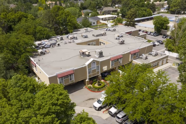 Photo of Holladay Healthcare Center