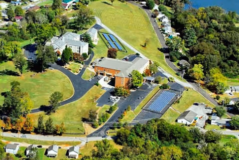 Photo 4 of River Oaks Place - Loudon