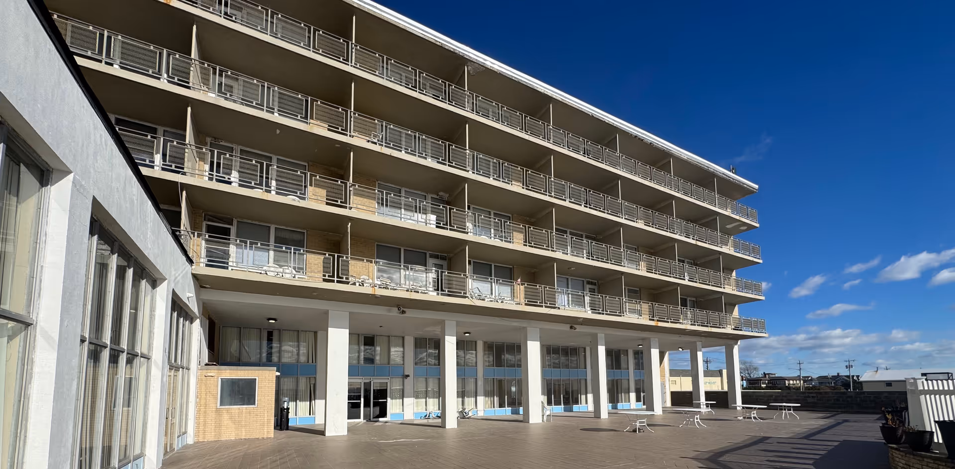 Photo of New Nautilus Hotel