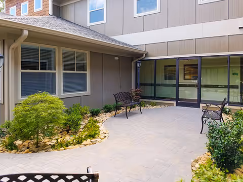 Photo 8 of Oaks at Towne Lake (senior living)