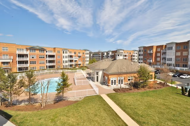 Photo 7 of The Pointe At Livingston