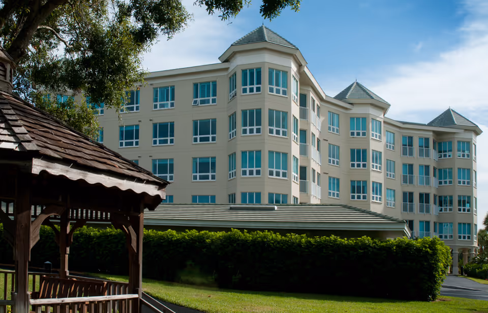Photo 2 of Chateau At Moorings Park