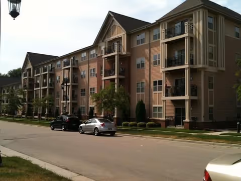 Photo 2 of Berkshire-Oconomowoc