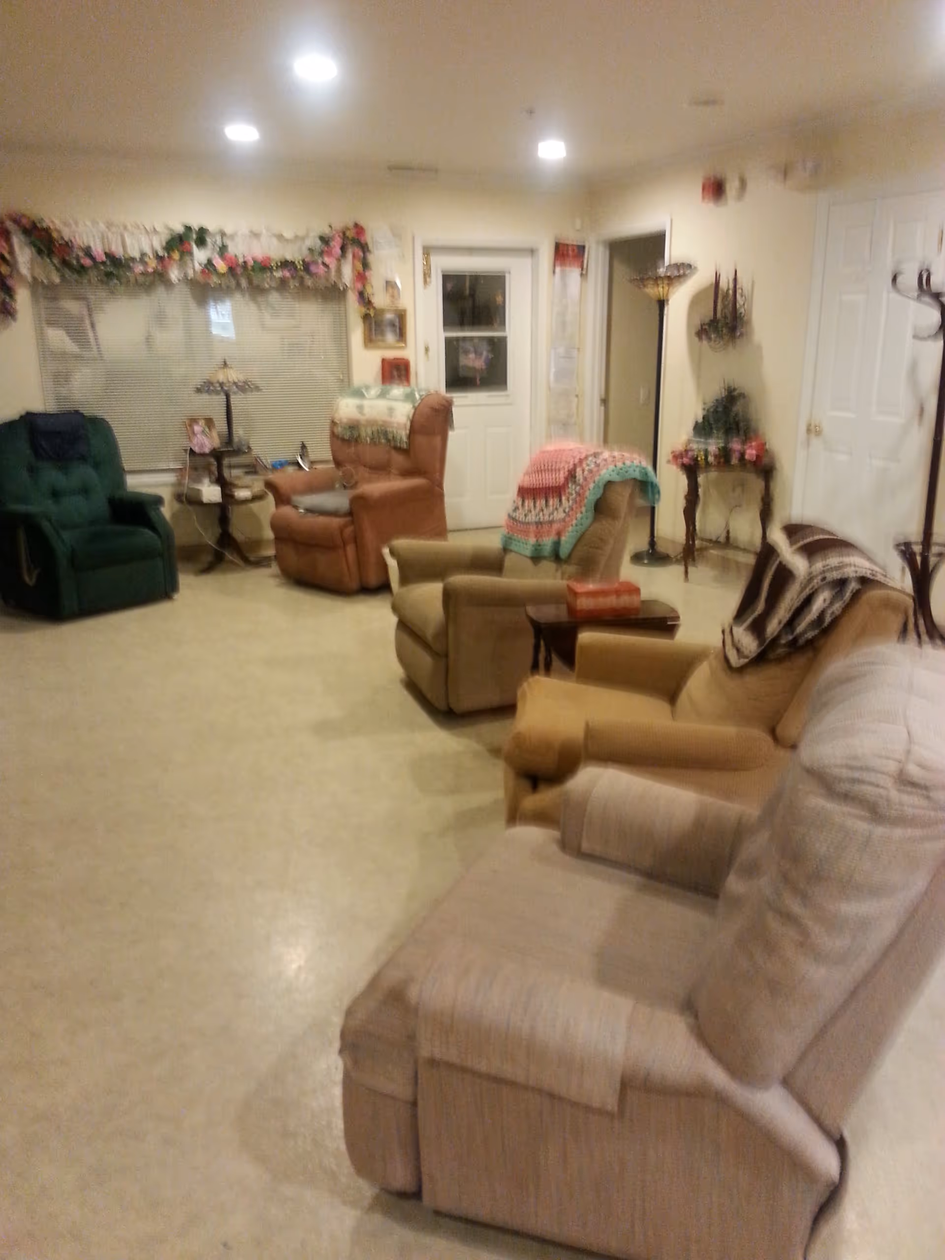 Photo 3 of Lee's Almost Home
