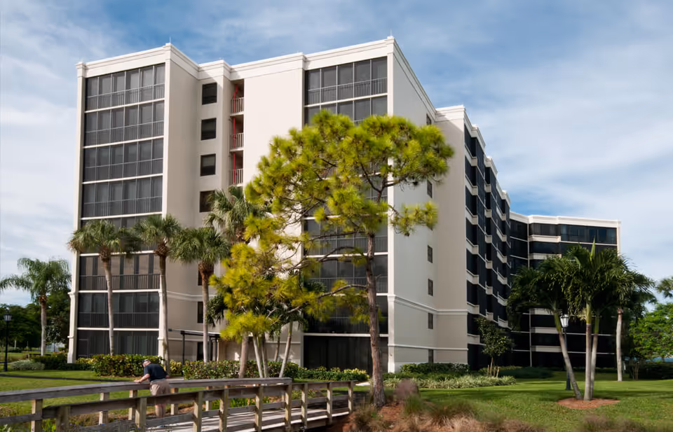 Photo 6 of Chateau At Moorings Park