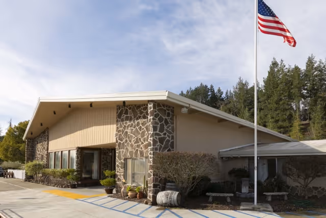 Photo 4 of Cloverdale Healthcare Center