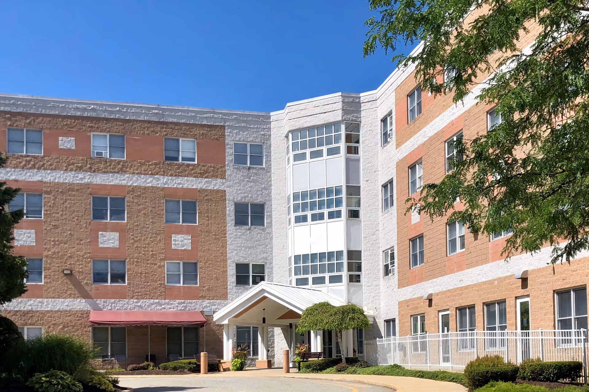 Photo of Oakland Grove Health Care Center