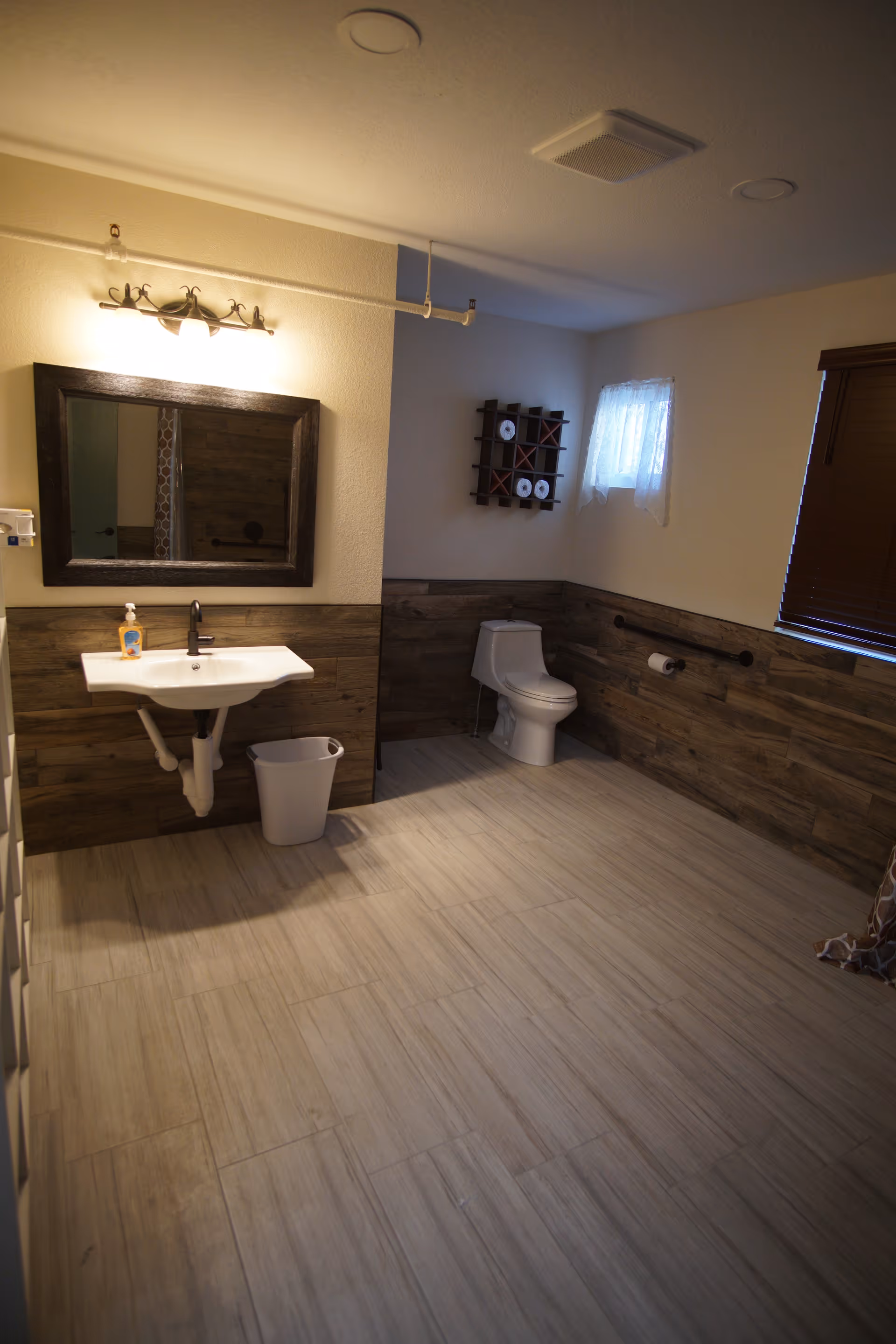 Photo 2 of Aspen Leaf Assisted Living Residence - Circle Lane