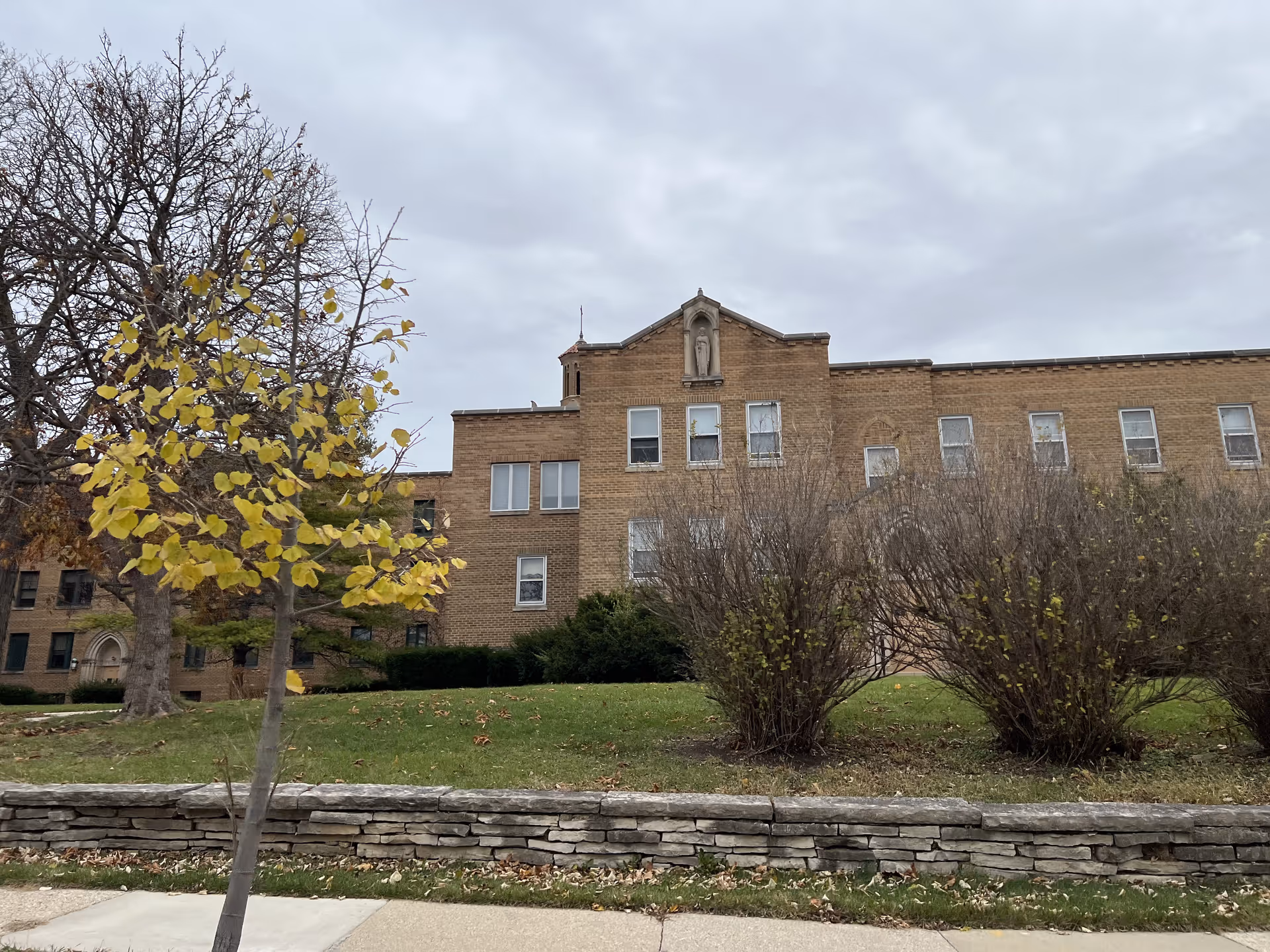 Photo 4 of Meadowmere & Mitchell Manor West Allis