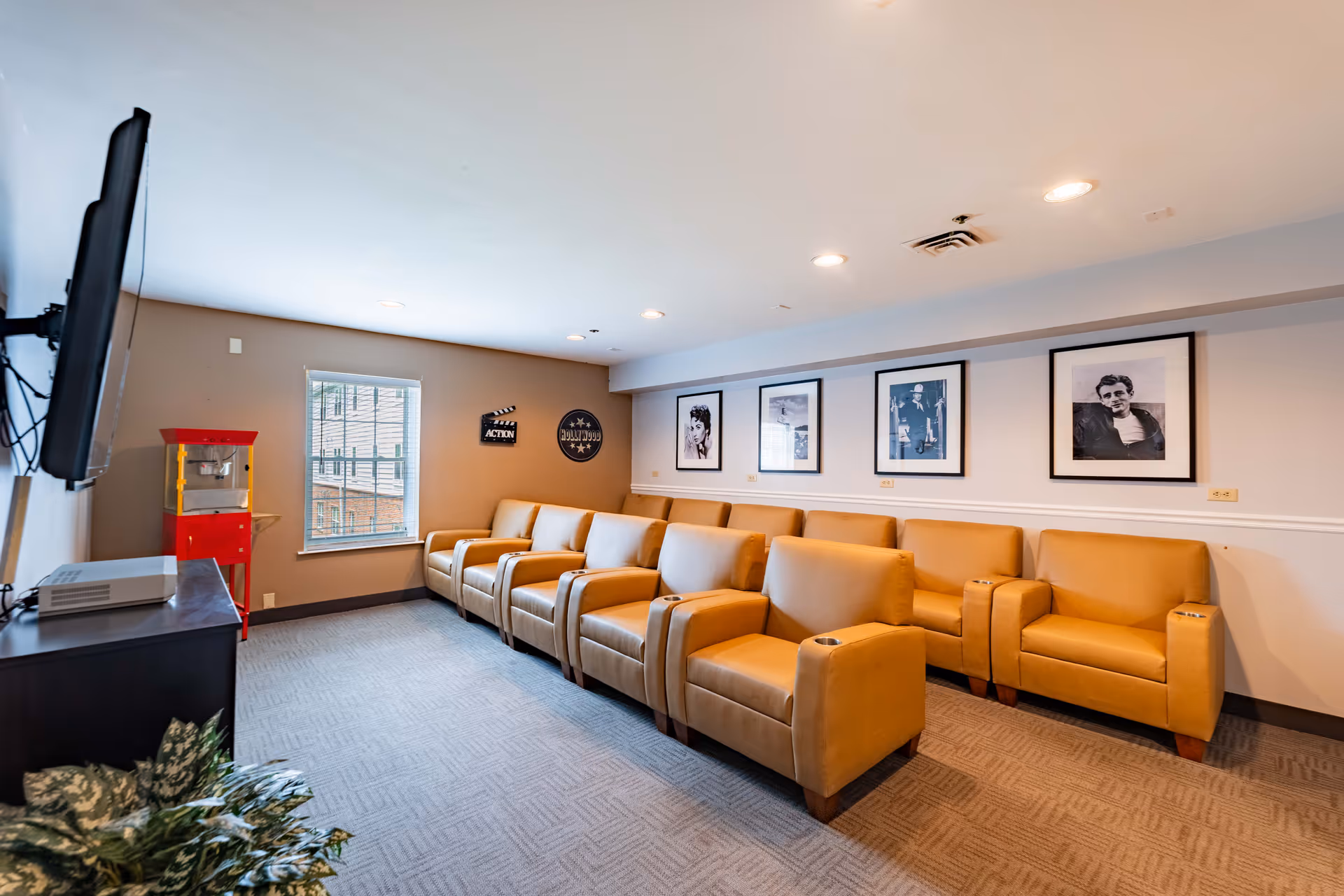 Photo 12 of Cedarhurst Senior Living of Tesson Heights